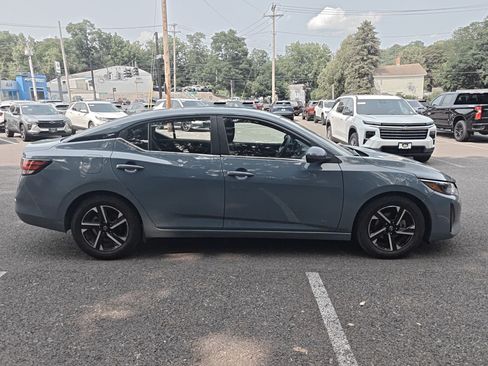 Used 2024 Nissan Sentra SV FWD image 8