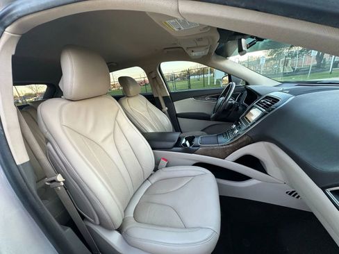 Used 2019 Lincoln Nautilus Select image 30