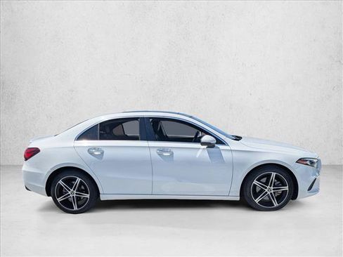 Used 2022 Mercedes-Benz A 220 image 4