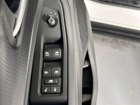 Used 2023 Jeep Grand Cherokee Laredo image 17