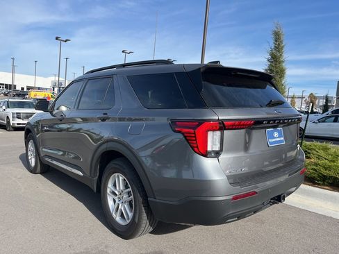 Used 2025 Ford Explorer Active image 7