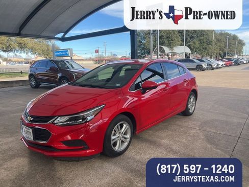 Used 2018 Chevrolet Cruze LT w/ Convenience Package image 1