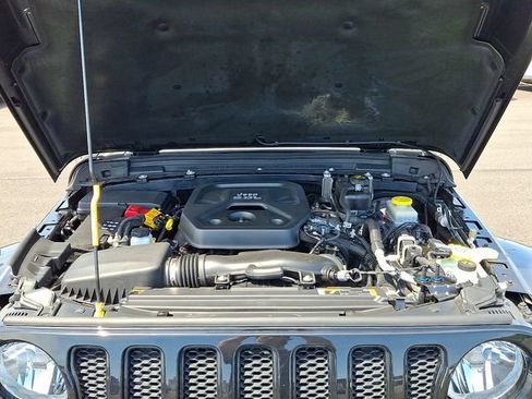 Used 2021 Jeep Wrangler Unlimited Sahara AWD/4WD image 28