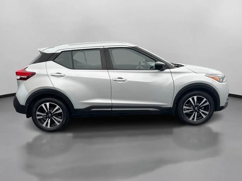 Used 2020 Nissan Kicks SR FWD image 4