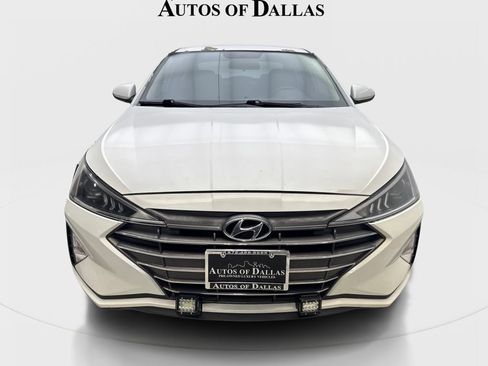 Used 2019 Hyundai Elantra SE FWD image 3