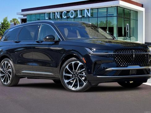 Used 2024 Lincoln Nautilus Black Label AWD/4WD image 2