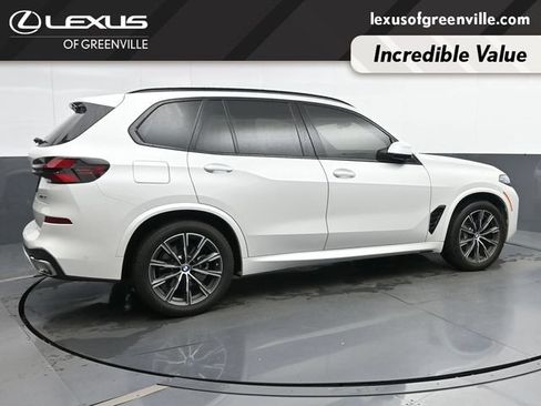 Used 2025 BMW X5 xDrive40i w/ M Sport Package AWD/4WD image 8