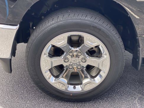 Used 2023 RAM 1500 Big Horn AWD/4WD image 11