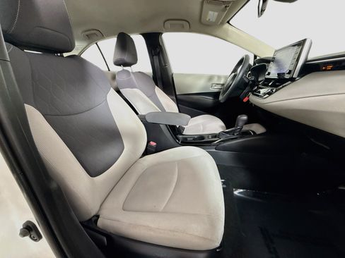 Used 2021 Toyota Corolla LE FWD image 29
