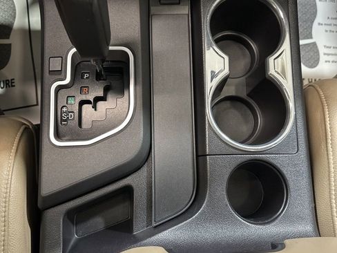 Used 2019 Toyota Sequoia Limited w/ Safety & Convenience Package image 33