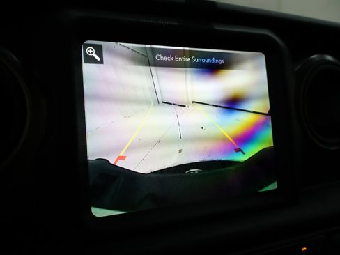 Used 2021 Jeep Gladiator Sport image 13