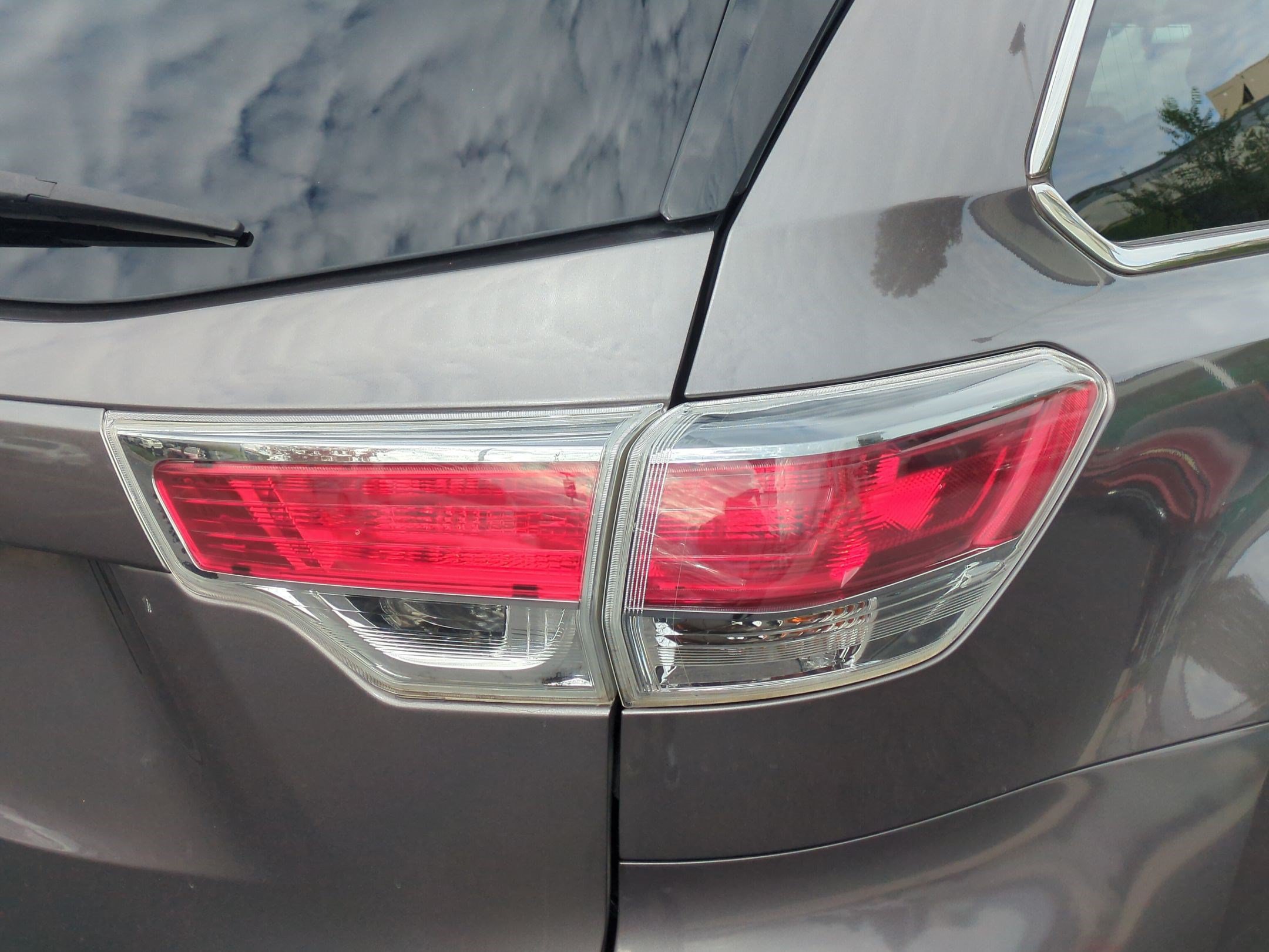 Used 2015 Toyota Highlander XLE FWD image 12