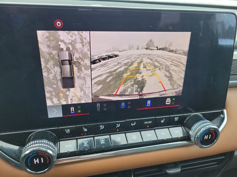 Used 2023 GMC Canyon AT4 w/ LPO, Sports Bar Package image 26