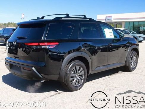 New 2026 Nissan Pathfinder SV image 5