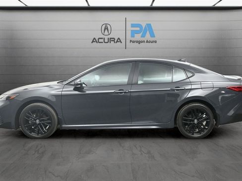 Used 2025 Toyota Camry SE w/ Convenience Package image 18