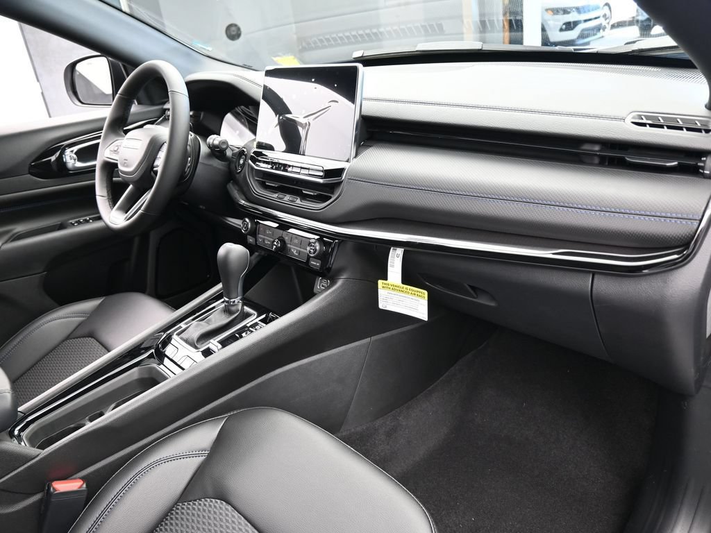 New 2026 Jeep Compass Latitude AWD/4WD image 40