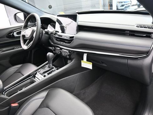 New 2026 Jeep Compass Latitude image 40