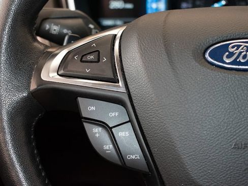 Used 2018 Ford Fusion SE w/ Fusion SE Technology Package FWD image 22