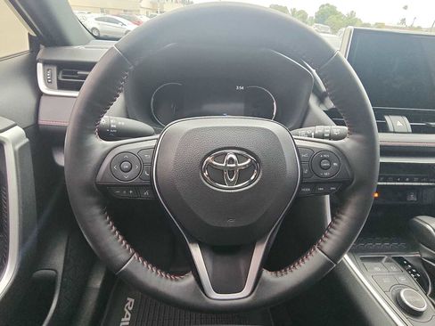 Used 2024 Toyota RAV4 SE image 16