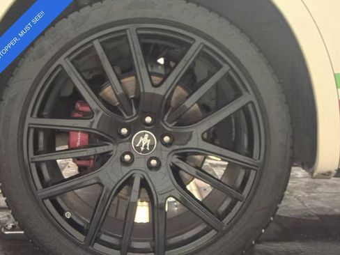 Used 2022 Maserati Levante Modena image 6