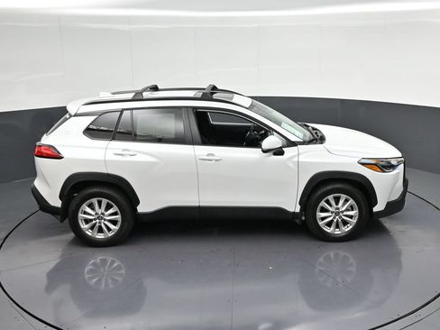 Used 2024 Toyota Corolla Cross LE w/ Moonroof Package FWD image 22