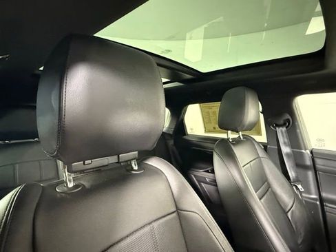 Certified 2023 Land Rover Range Rover Evoque R-Dynamic SE image 35