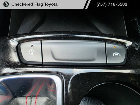 Used 2024 Chevrolet Trax RS w/ Sunroof Package FWD image 35