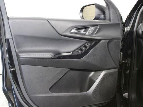 Used 2025 Chevrolet Equinox LT FWD image 7