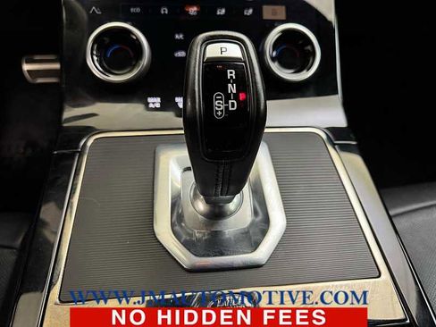 Used 2022 Land Rover Range Rover Evoque R-Dynamic SE image 30