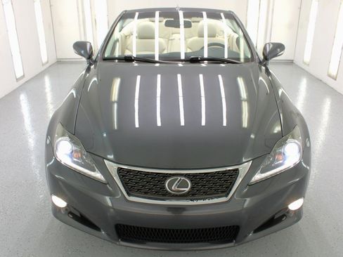 Used 2011 Lexus IS 250C image 3