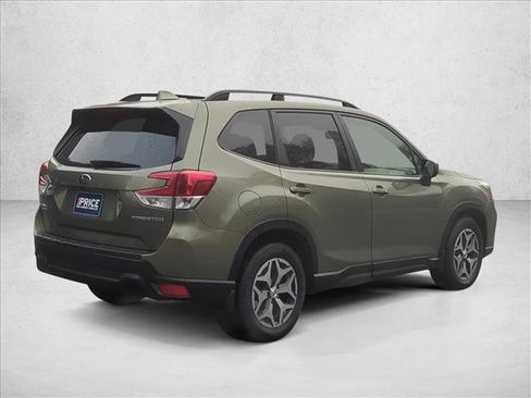 Used 2020 Subaru Forester Premium image 5