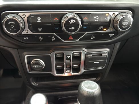 Used 2021 Jeep Wrangler Unlimited Sport AWD/4WD image 30