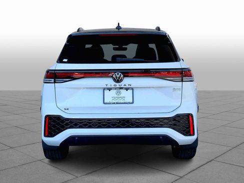 New 2026 Volkswagen Tiguan SE R-Line image 4