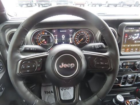 Used 2022 Jeep Gladiator Sport AWD/4WD image 32