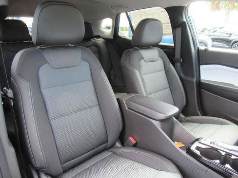 New 2026 Chevrolet Trax LT w/ Sunroof Package image 10