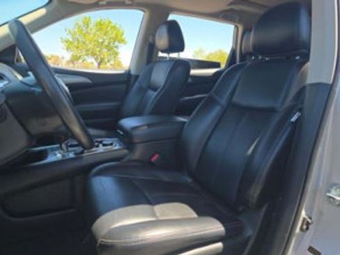 Used 2019 Nissan Pathfinder SL w/ SL Premium Package AWD/4WD image 4