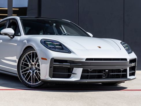 Certified 2025 Porsche Panamera 4 AWD/4WD image 9