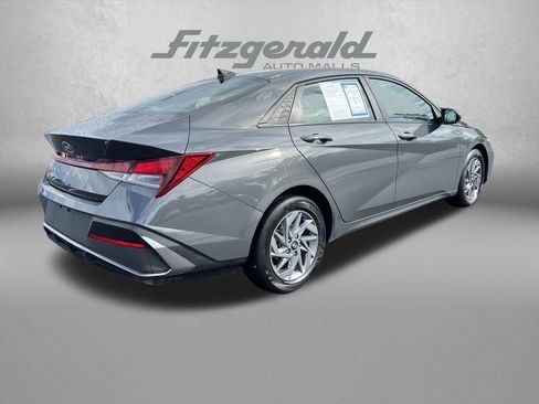 Used 2024 Hyundai Elantra SEL image 7