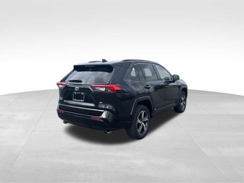 Used 2021 Toyota RAV4 SE w/ Weather & Moonroof Package image 6