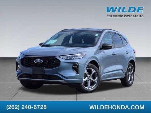 Used 2023 Ford Escape ST-Line w/ Tech Pack #1 AWD/4WD image 2