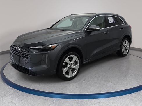 Used 2025 Audi Q5 Premium Plus w/ Premium Plus AWD/4WD image 1