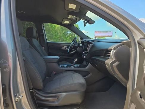 Used 2023 Chevrolet Traverse LT FWD image 48