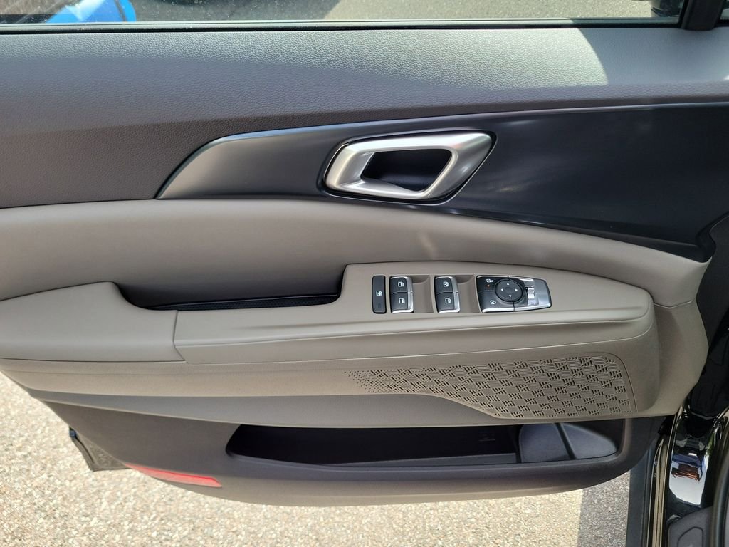 New 2026 Kia Carnival FWD image 19