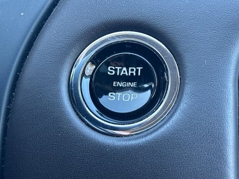 Used 2015 Jaguar XJ L Portfolio image 34