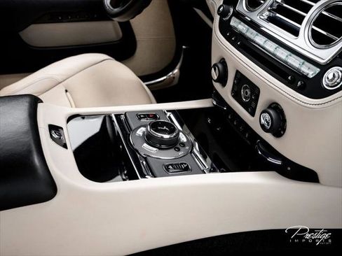 Used 2016 Rolls-Royce Wraith RWD image 38