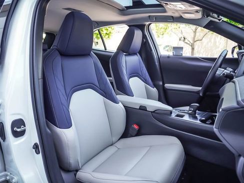 Certified 2025 Lexus UX 300h FWD w/ Accessory Package (Z2) image 24