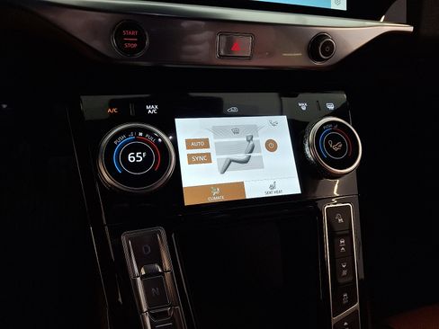 New 2024 Jaguar I-PACE R-Dynamic HSE image 13