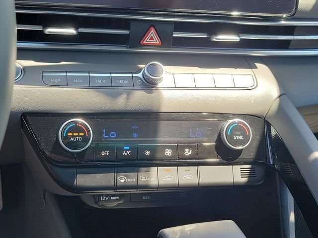 Certified 2025 Hyundai Elantra SEL FWD image 12