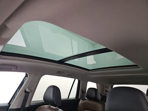 Used 2021 Volkswagen Atlas SEL Premium image 28