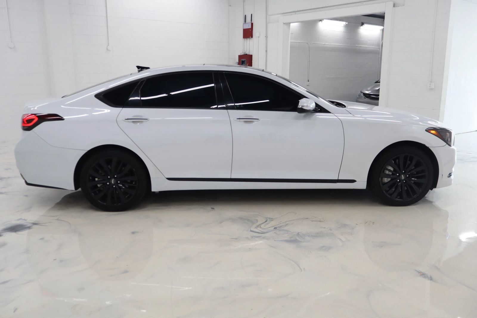 Used 2015 Hyundai Genesis 5.0 w/ Option Group 05 RWD image 9